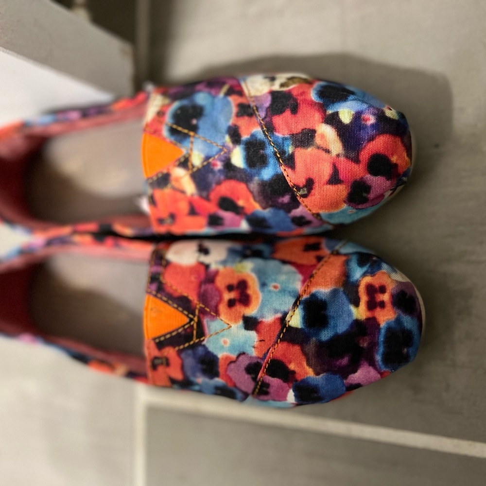 Colorful TOMS - Picture 3 of 5